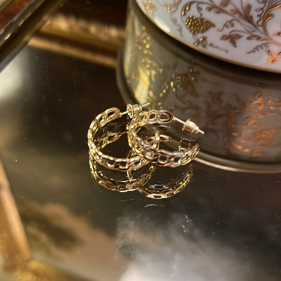 Scroll Post Gold Hoop Earrings 3/4 inch - Picture 1 of 4